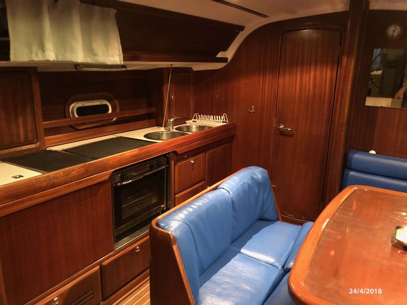 Book yachts online - sailboat - Bavaria 38 - Oniro - rent