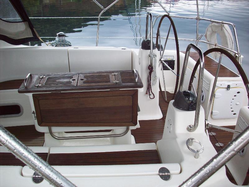 Book yachts online - sailboat - Bavaria 42 Cruiser - Galini - rent