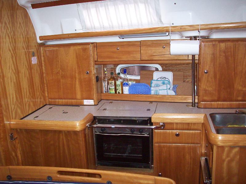 Book yachts online - sailboat - Bavaria 42 Cruiser - Galini - rent