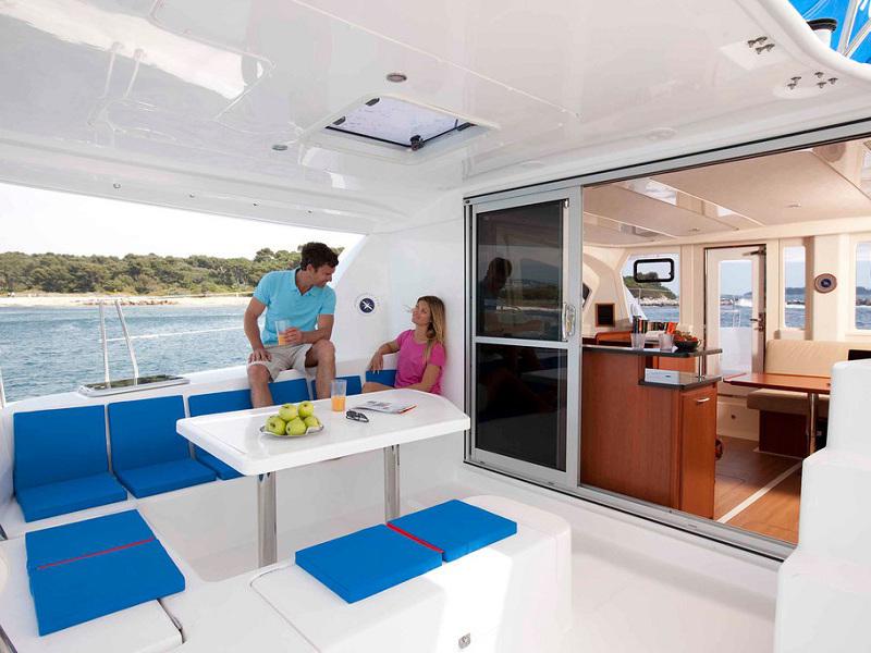 Book yachts online - catamaran - Sunsail 444 - Sunsail 444 (2012) - rent