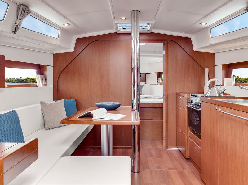 Book yachts online - sailboat - Moorings 38.3 - Moorings 38.3 (2019) - rent