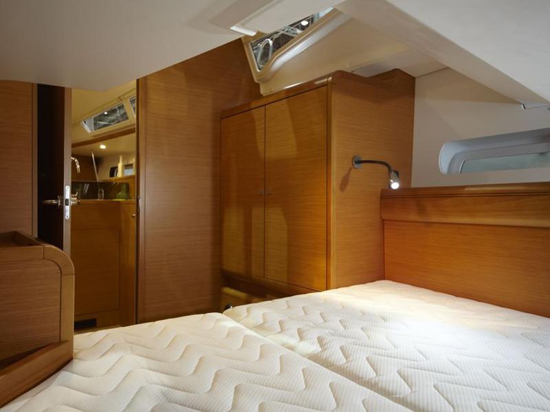 Book yachts online - sailboat - Sun Odyssey 449 - KALLI ZOI II - rent
