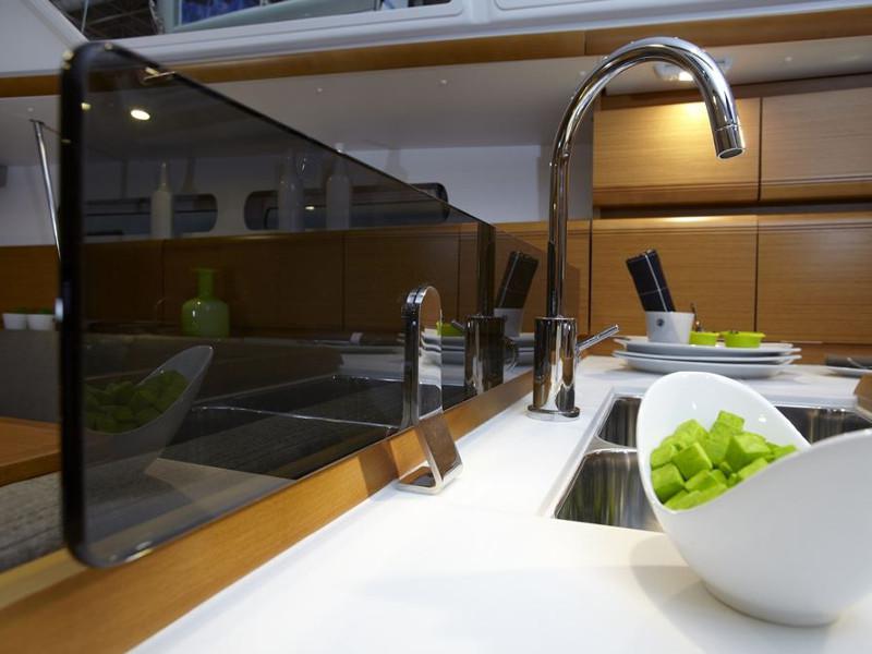 Book yachts online - sailboat - Sun Odyssey 449 - SEA ANGEL - rent