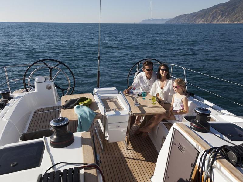 Book yachts online - sailboat - Sun Odyssey 479 - AURELIA - rent