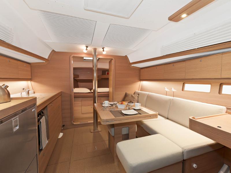 Book yachts online - sailboat - Dufour 382 GL - Peter Pan - rent