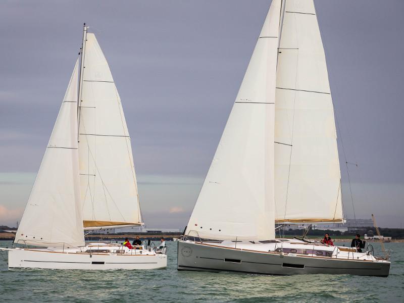 Book yachts online - sailboat - Dufour 382 GL - Peter Pan - rent