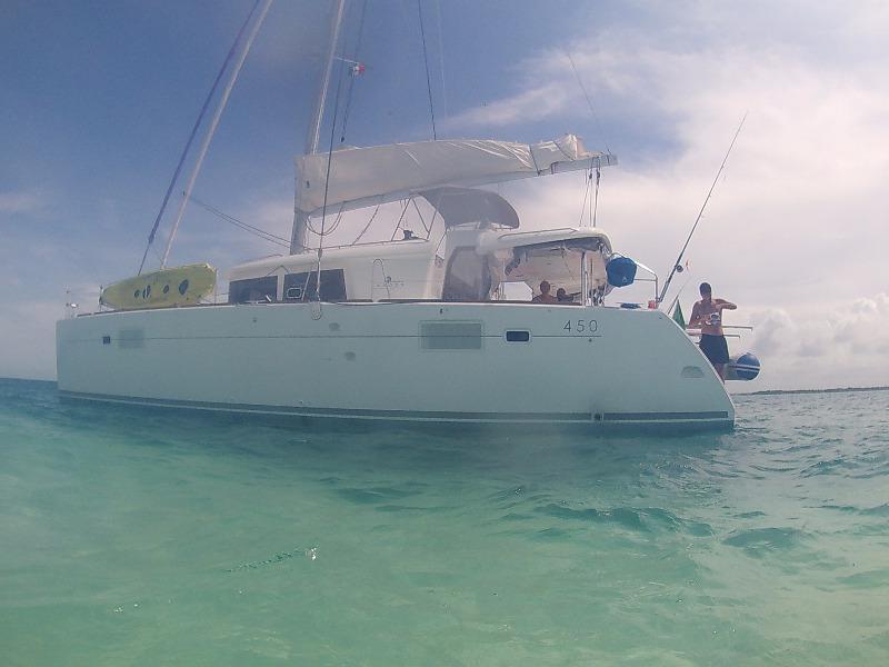 Book yachts online - catamaran - Lagoon 450 - Delicia - rent
