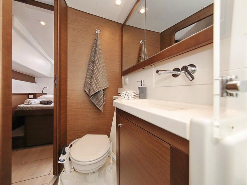 Book yachts online - catamaran - Lagoon 450 Sport - I Love Anna (Generator) - rent