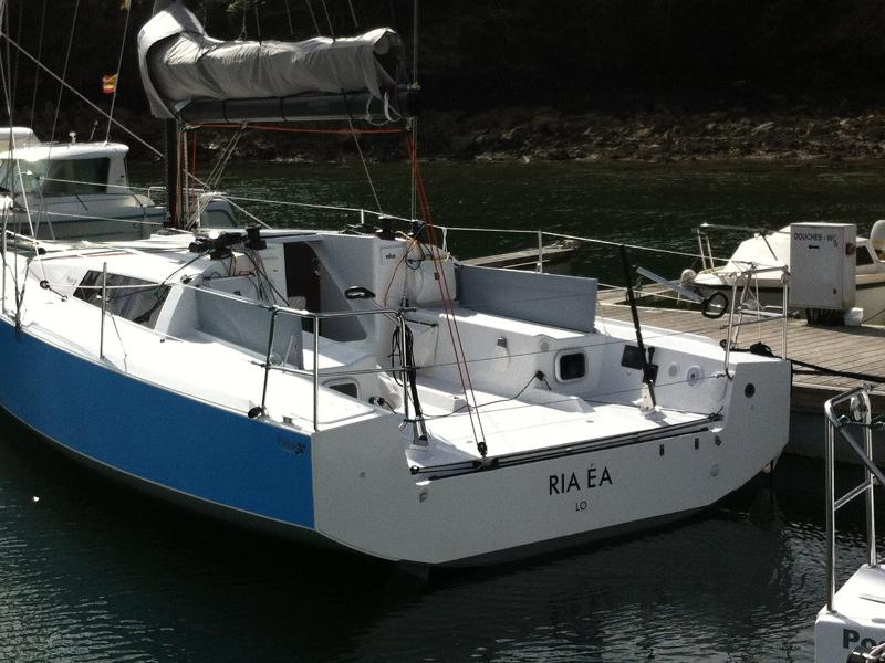 Book yachts online - sailboat - Pogo 30 - RIA ÉA - rent