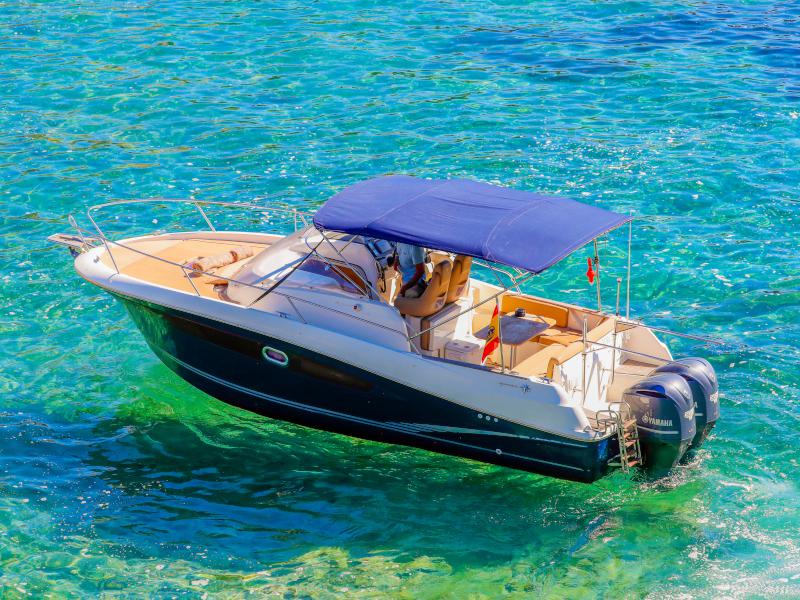 Book yachts online - motorboat - Cap Camarat 8.5 WA - TERCERA VIA - rent