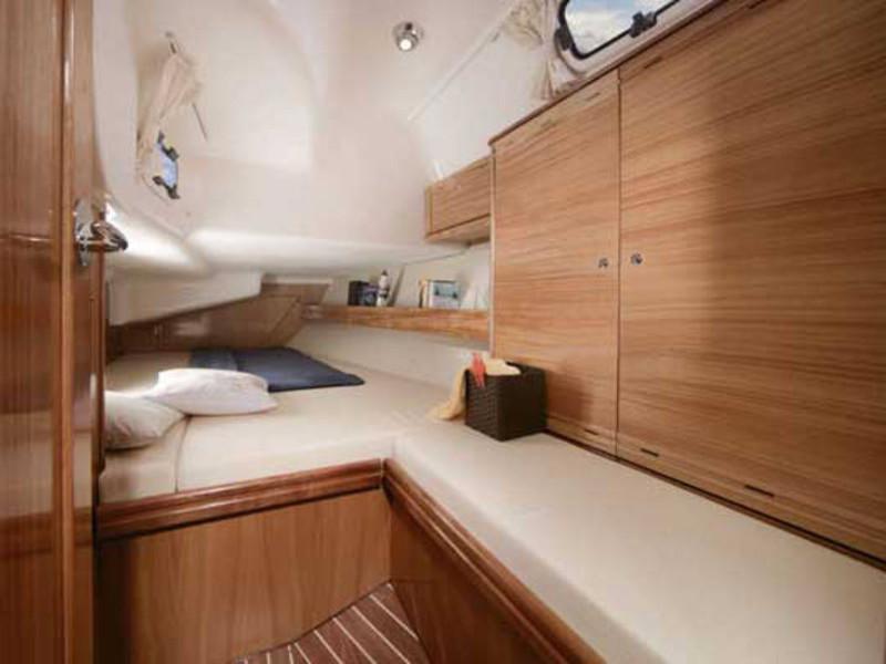 Book yachts online - sailboat - Bavaria Cruiser 40 - Tinkerbell - rent
