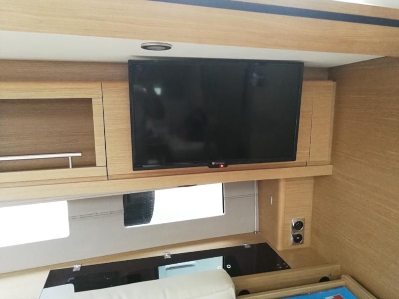 Book yachts online - sailboat - Dufour 56 Exclusive - Jess fully equipped white hull - rent