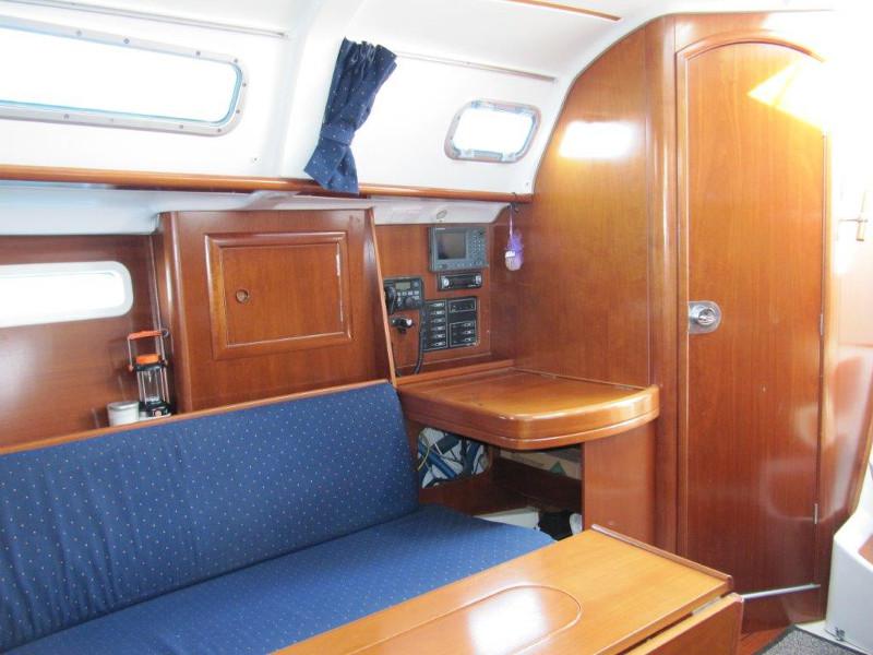 Book yachts online - sailboat - Oceanis 311 Clipper - Resa II - rent