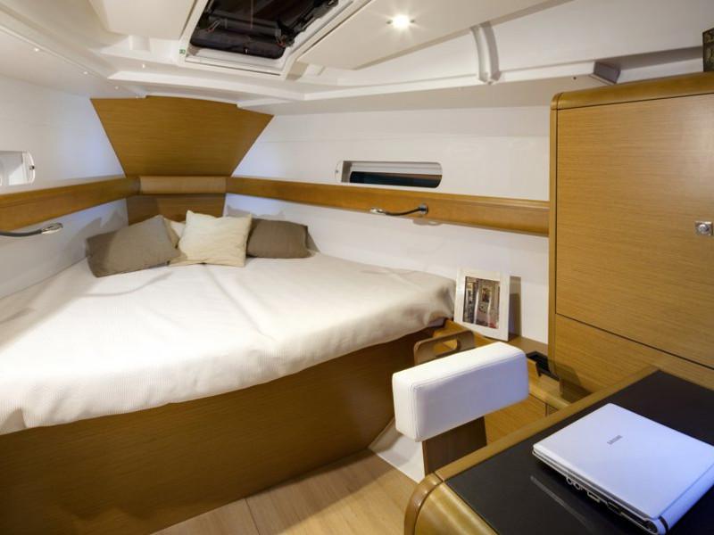 Book yachts online - sailboat - Sun Odyssey 409 - Kybele - rent