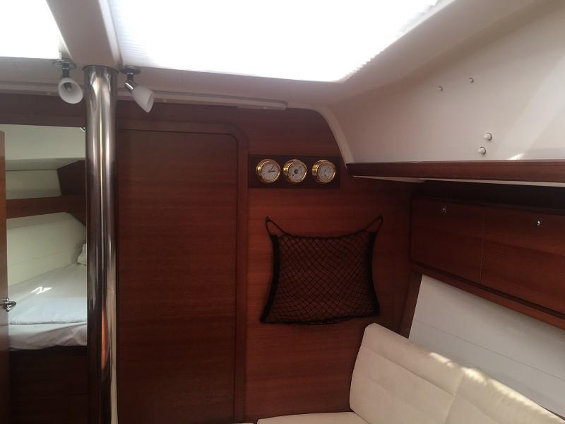 Book yachts online - sailboat - Dufour 382 Grand Large - Desperado - rent