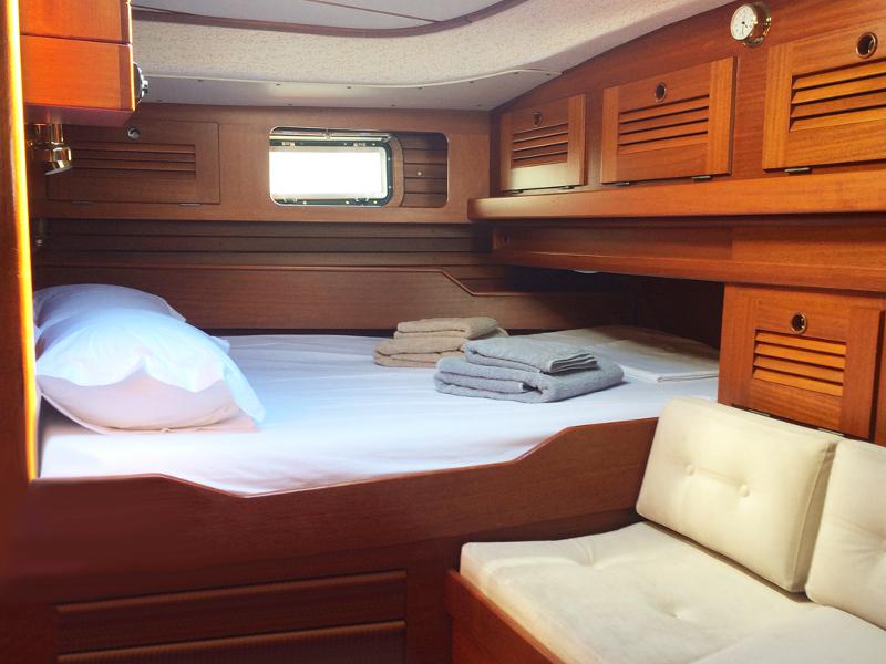 Book yachts online - sailboat - Hallberg-Rassy 49 - Big Blue - rent