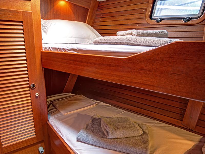 Book yachts online - sailboat - Hallberg-Rassy 49 - Big Blue - rent