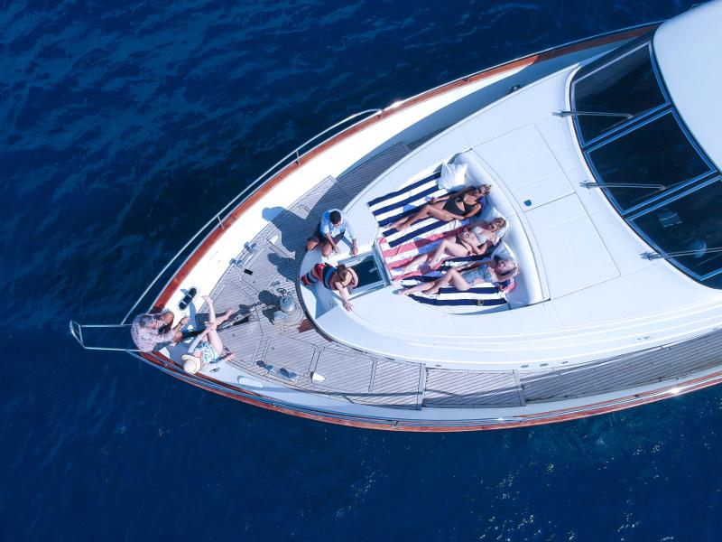 Book yachts online - motorboat - Mochi Craft 85 - Leigh - rent