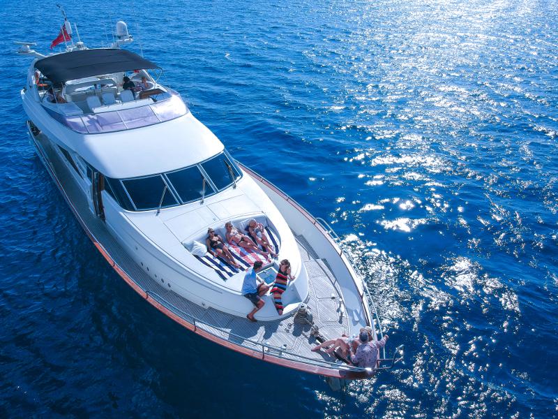 Book yachts online - motorboat - Mochi Craft 85 - Leigh - rent