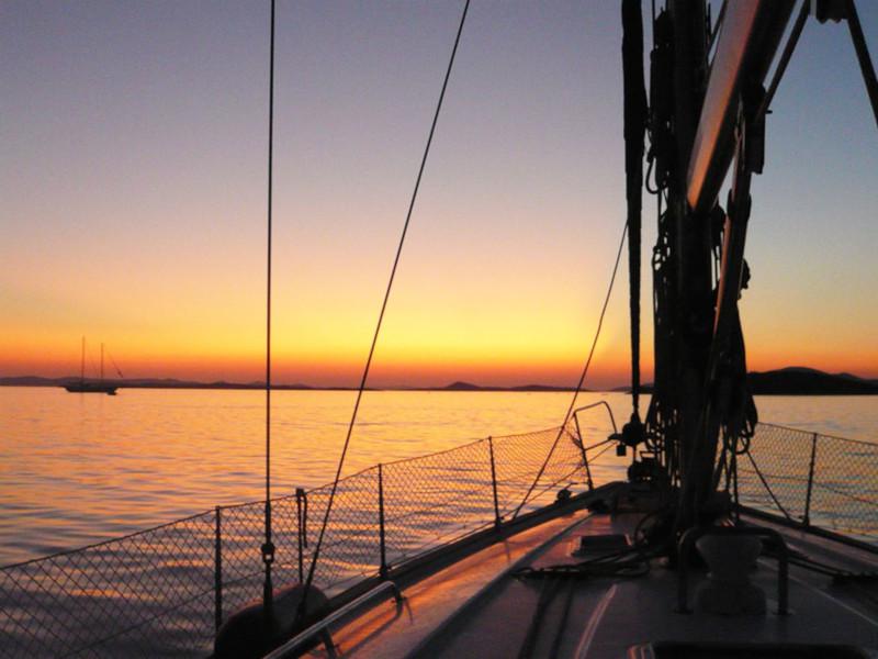 Book yachts online - sailboat - Jenneau Sun Odyssey 45 - Barefoot - rent