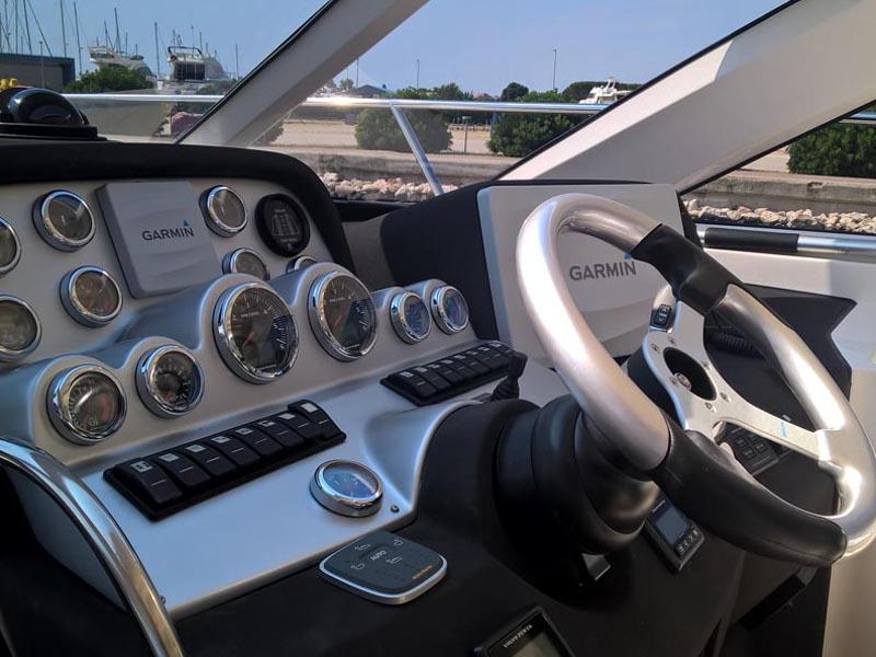 Book yachts online - motorboat - Elan Power 35 - MARTA II - rent