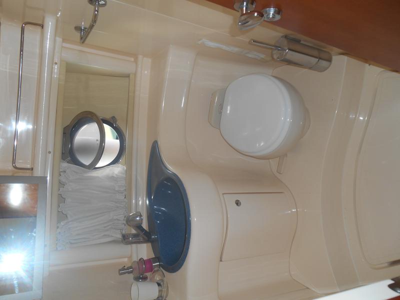 Book yachts online - motorboat - Azimut 39 - MARTA VI - rent