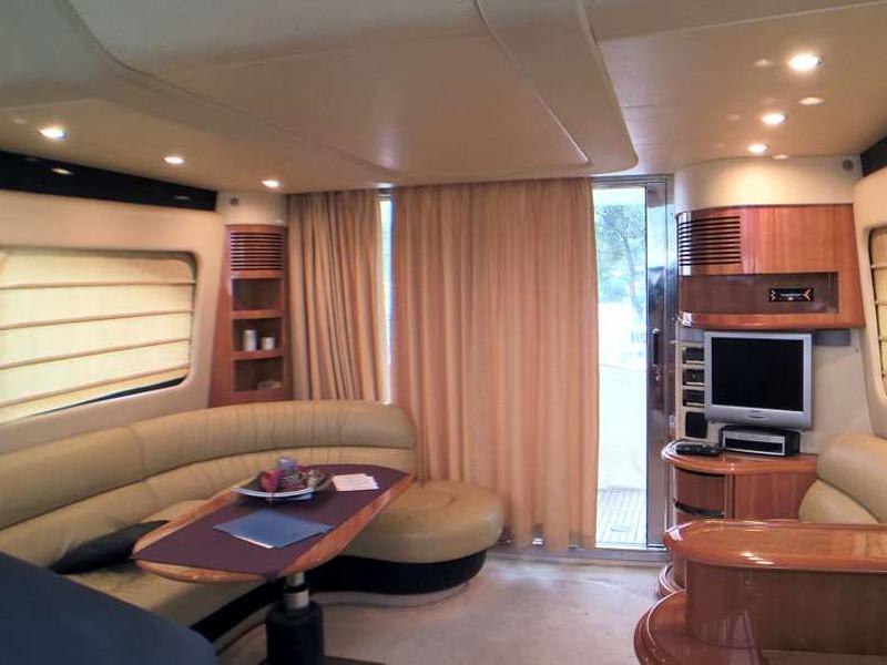 Book yachts online - motorboat - Azimut 46 - MARTA VIII - rent