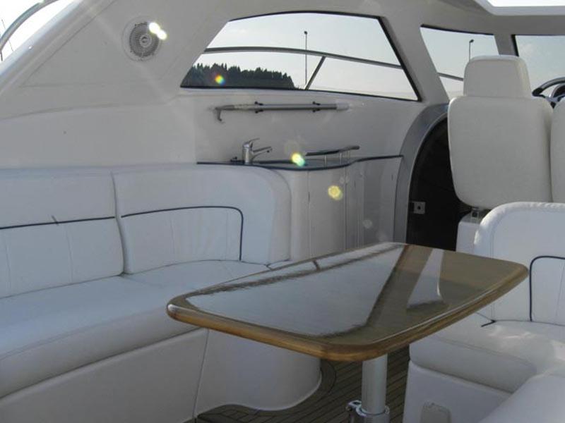 Book yachts online - motorboat - Elan Power 35 - Marta III - rent