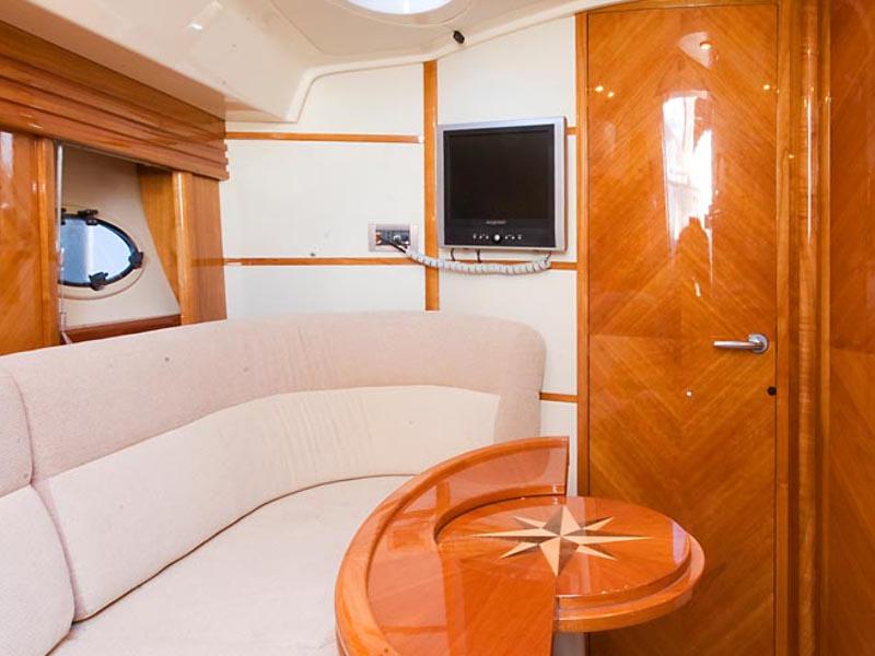 Book yachts online - motorboat - Elan Power 35 - Marta III - rent