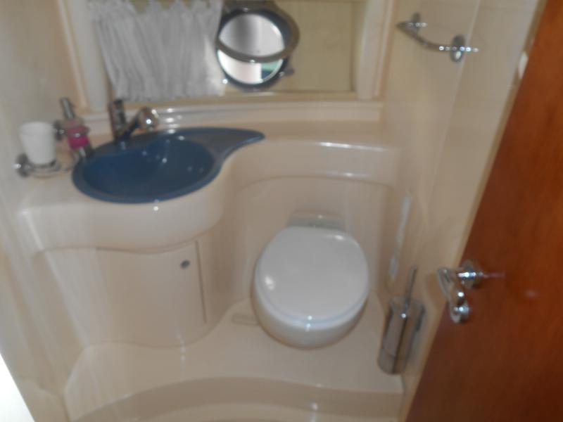 Book yachts online - motorboat - Azimut 39 - MARTA - rent