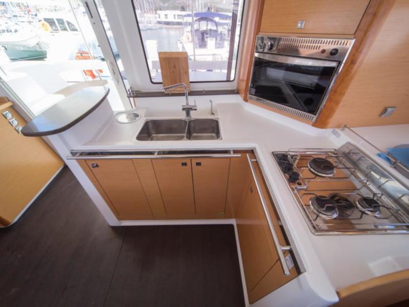 Book yachts online - catamaran - Lipari 41 - Dreamseeker - rent