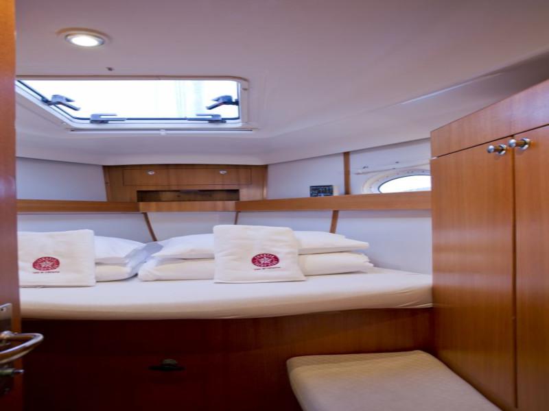Book yachts online - sailboat - Elan 434 Impression - Didi - rent
