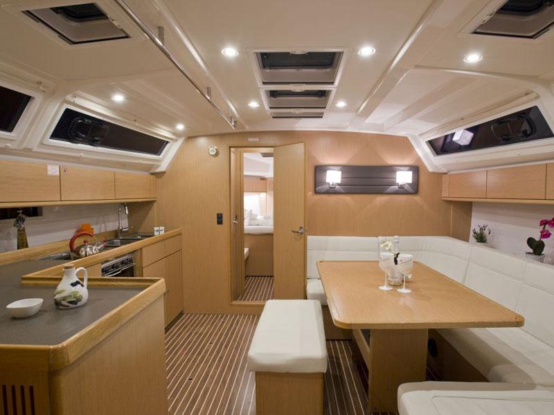 Book yachts online - sailboat - Bavaria Cruiser 46 (9) - Grey Sky - rent