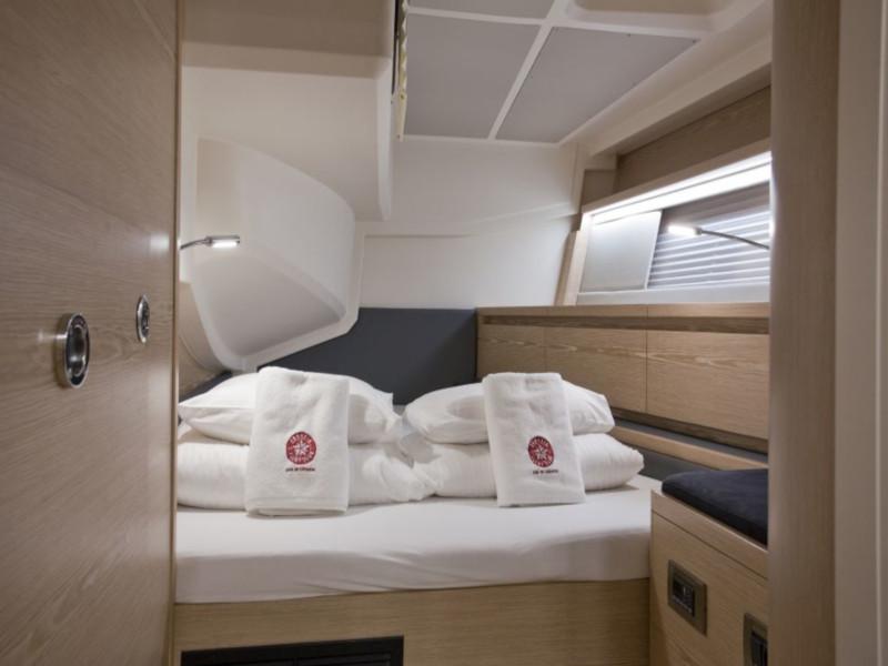 Book yachts online - sailboat - Hanse 588 - White Pearl - rent