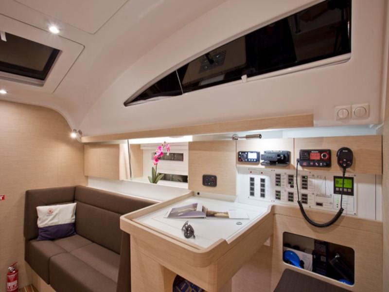 Book yachts online - sailboat - Elan Impression 45 - Maui - rent