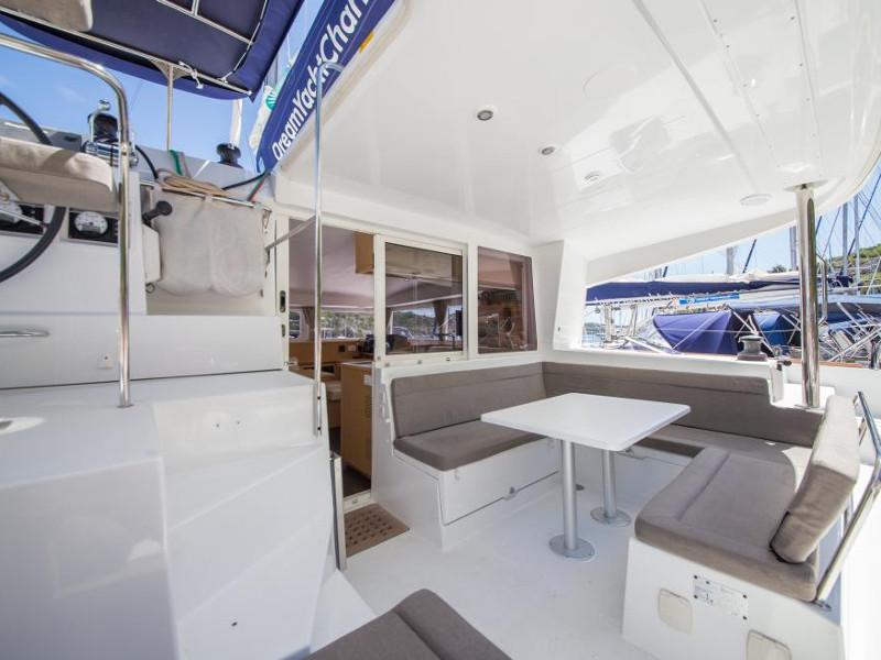 Book yachts online - catamaran - Lagoon 400 S2 - Rapala - rent