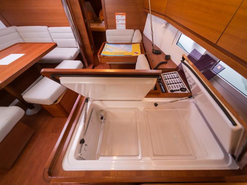 Book yachts online - sailboat - Dufour 410 Grand Large - Werther - rent