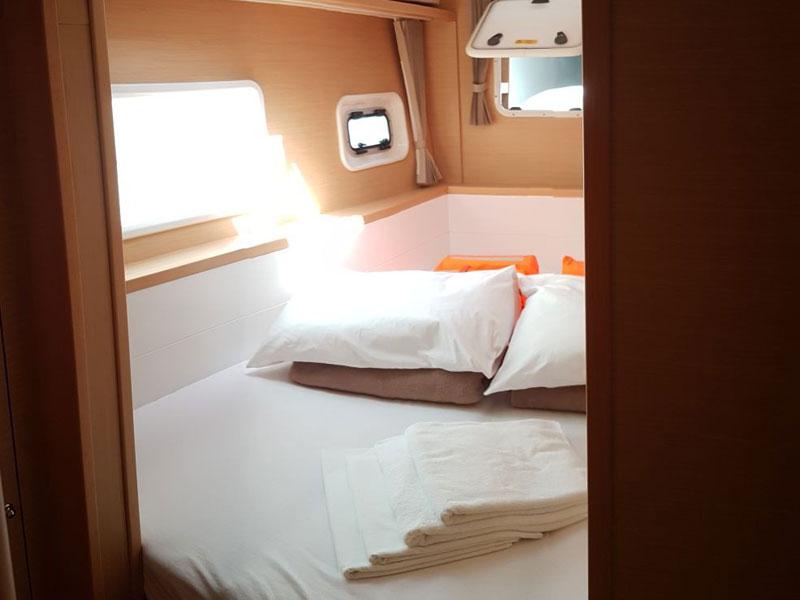 Book yachts online - catamaran - Lagoon 400 S2 - Platon - rent