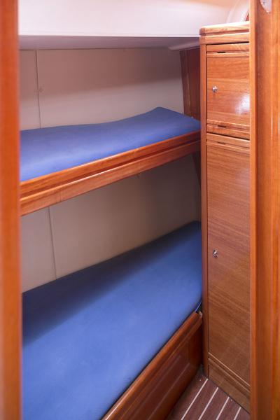 Book yachts online - sailboat - Bavaria Cruiser 46 Y/B 2009 - Borboleta (Refit 2020) - rent