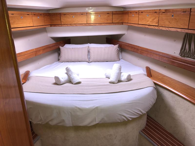 Book yachts online - sailboat - Bavaria Cruiser 46 Y/B 2009 - Borboleta (Refit 2020) - rent