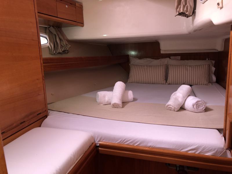 Book yachts online - sailboat - Bavaria Cruiser 46 Y/B 2009 - Borboleta (Refit 2020) - rent