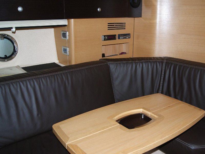 Book yachts online - motorboat - Cranchi 43 IPS - Sunpower - rent