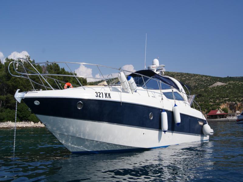 Book yachts online - motorboat - Cranchi 43 IPS - Sunpower - rent