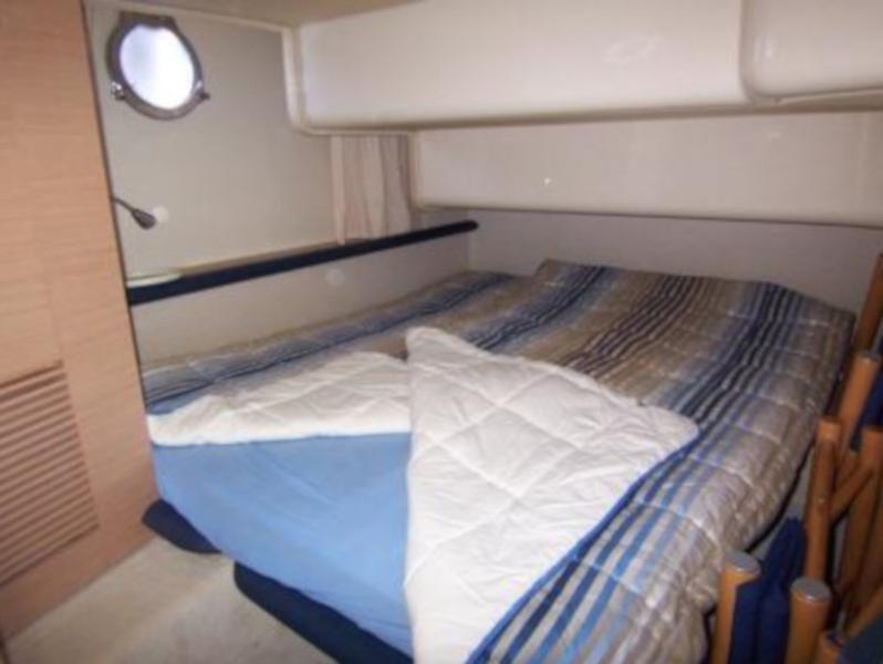 Book yachts online - motorboat - Azimut 43 Fly - Lou Ann - rent