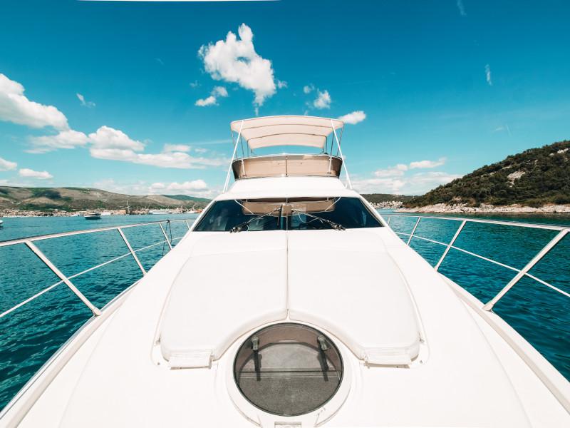 Book yachts online - motorboat - Azimut 43 Fly - Lou Ann - rent