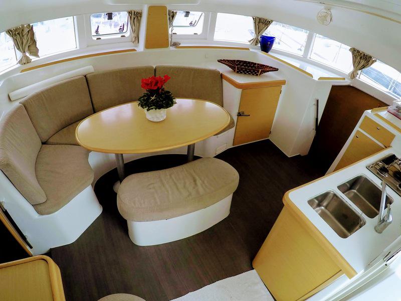 Book yachts online - catamaran - Lagoon 380 - Dattilo - rent