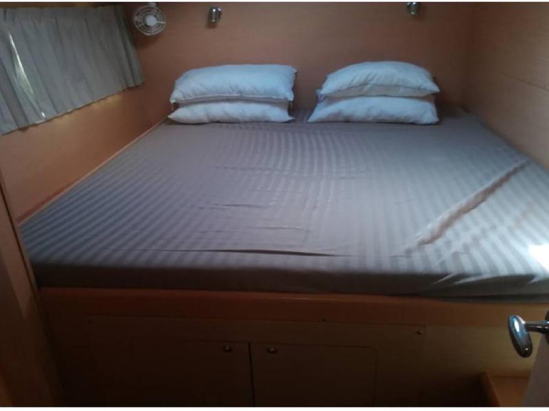 Book yachts online - catamaran - Lagoon 380 - Samira - rent