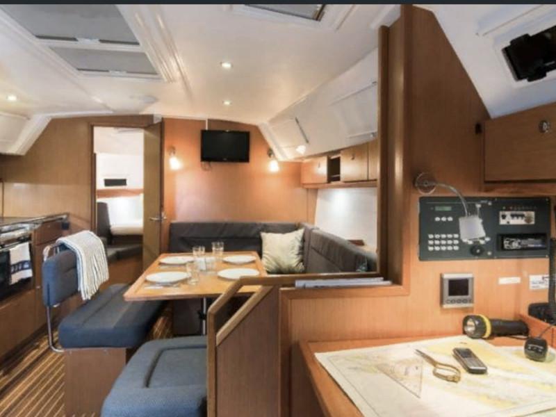 Book yachts online - sailboat - Bavaria 40 Cruiser S - Hurricane - rent