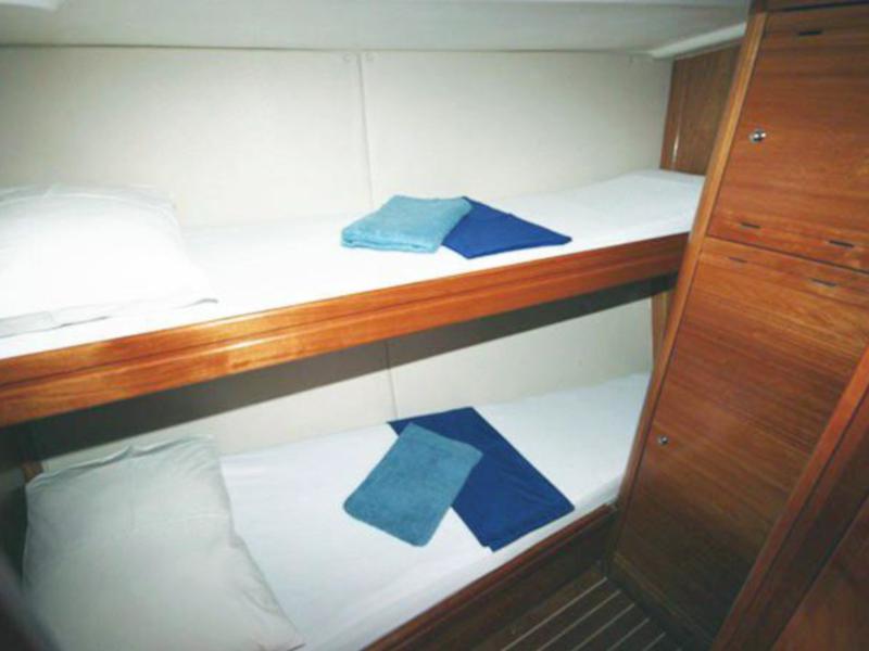 Book yachts online - sailboat - Bavaria 46 Cruiser - Uhuru - rent