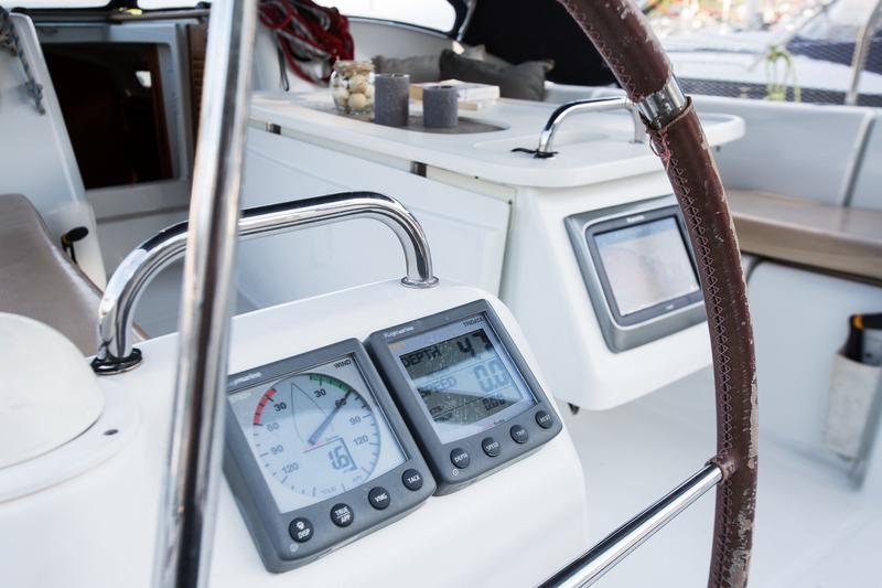 Book yachts online - sailboat - Beneteau Cyclades 43.4 - NIAGARA - rent